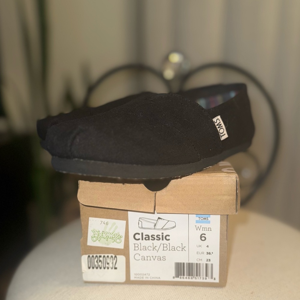 Black Toms